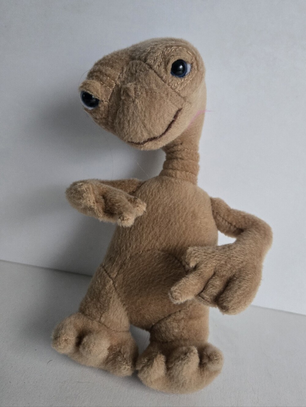 E.T. The Extra-Terrestrial Plush Universal Studios - Toy Factory
